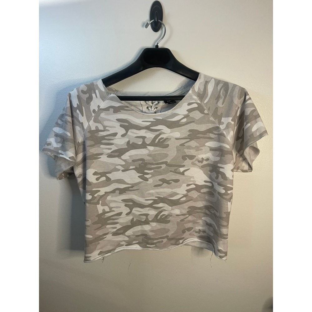rue21 Girls XL‎ Camo Short Sleeve Sweatshirt Lace Up Back Grey Tan Camouflage